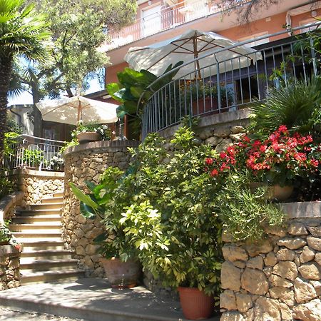 Hotel Rosa Del Tirreno Quercianella Bagian luar foto