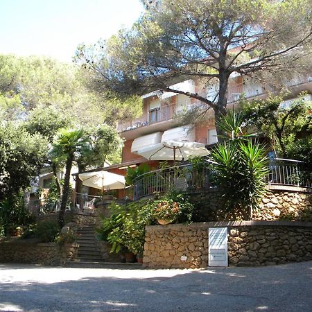 Hotel Rosa Del Tirreno Quercianella Bagian luar foto