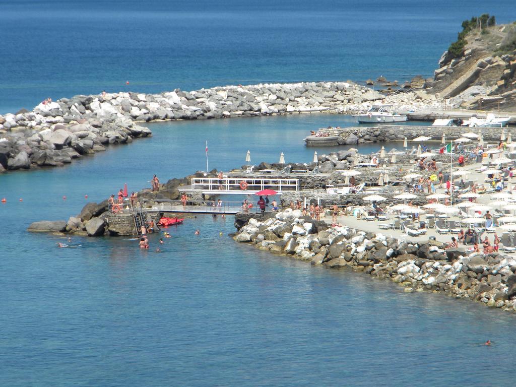 Hotel Rosa Del Tirreno Quercianella Bagian luar foto